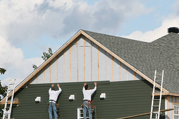 Professional Siding technician working in Wallingford, CT